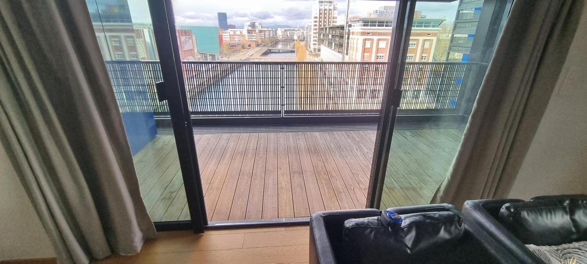 Bel Appartement Contemporain Avec Terrasse Climatisation Et Parking Payant En Option สตราสบูร์ก ภายนอก รูปภาพ